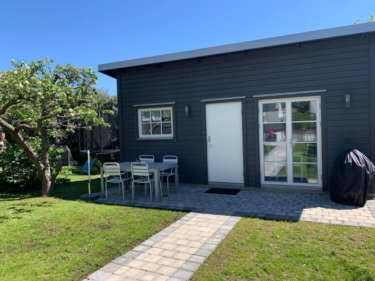 Toppmodernt Litet Hus Naera Kalmar Slott Och Havet Exterior foto